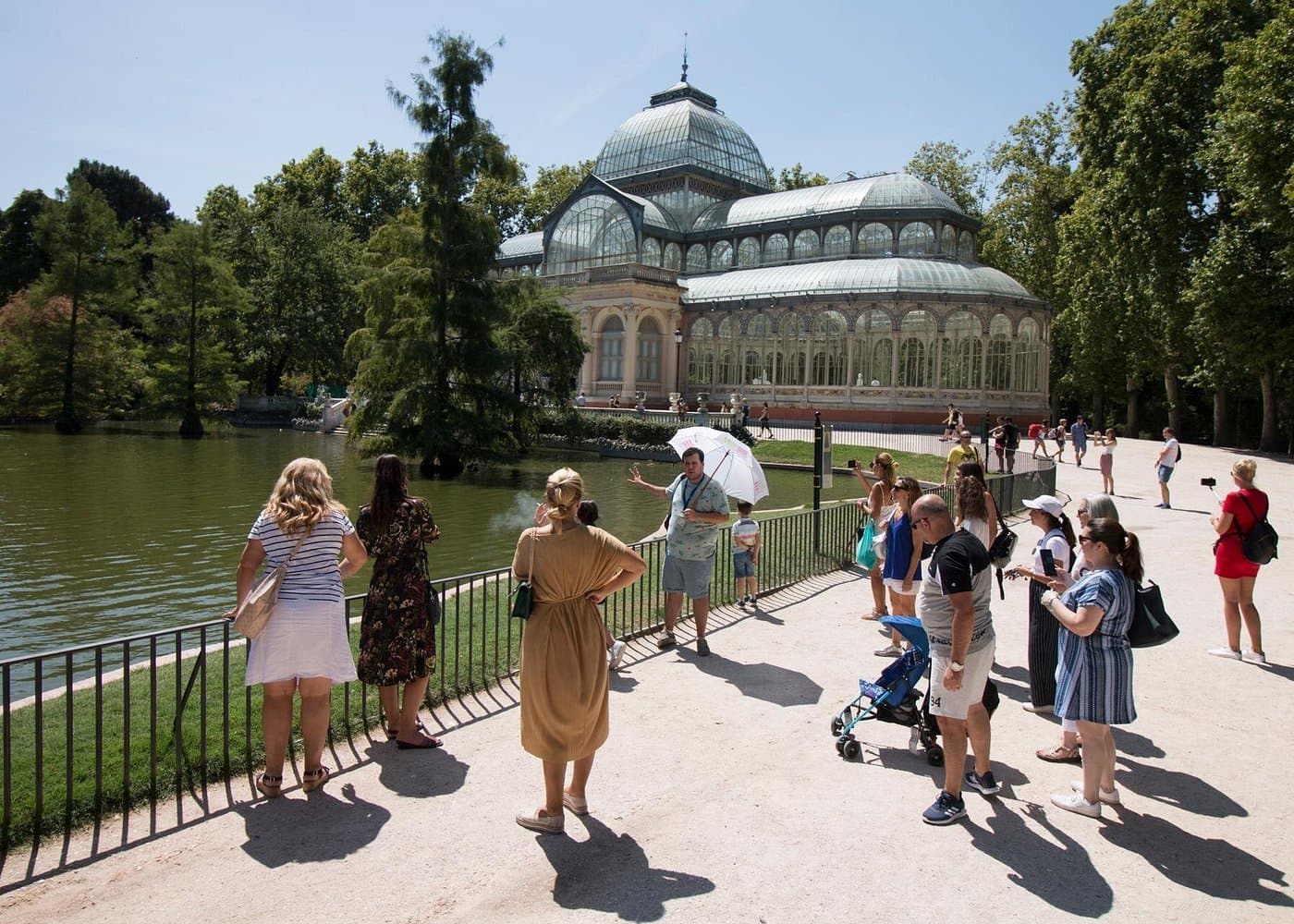 Madrid: El Retiro Park Guided Tour and Tapas - Photo 5 (Gallery view)