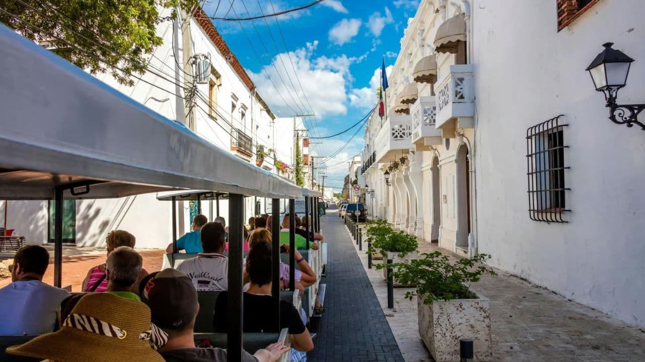 Punta Cana: Santo Domingo City Tour with Lunch - Photo 2 (Gallery view)