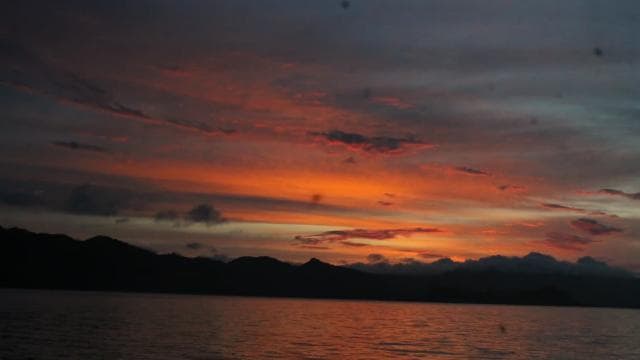 Lake Arenal: Sunset Cruise with Moonshine