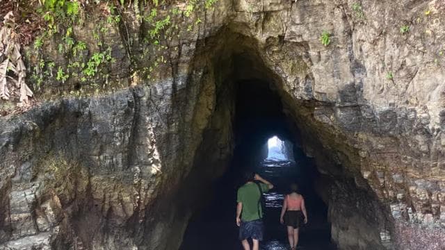 Full Day Adventure to Waterfalls & Beaches - Photo 4 (Gallery view)