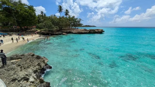Santo Domingo: Los Tres Ojos, Boca Chica & More