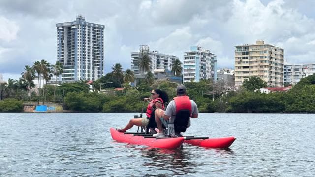 San Juan: Eco-Tour Chiliboats Waterbike, Condado Lagoon