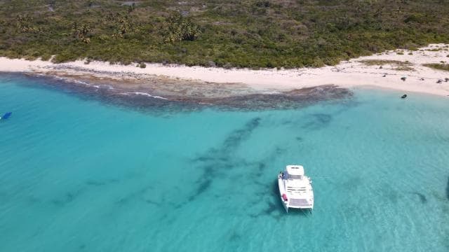 Fajardo: Private 47-F Catamaran Cruise with Drinks and Snack