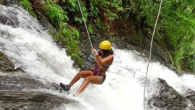 Jaco: Waterfall Rappelling & Jungle Tractor Tour