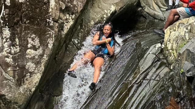 Exklusive El Yunque-Erlebnistour mit Wasserrutschen und Wasserfällen - Photo 4 (Gallery view)