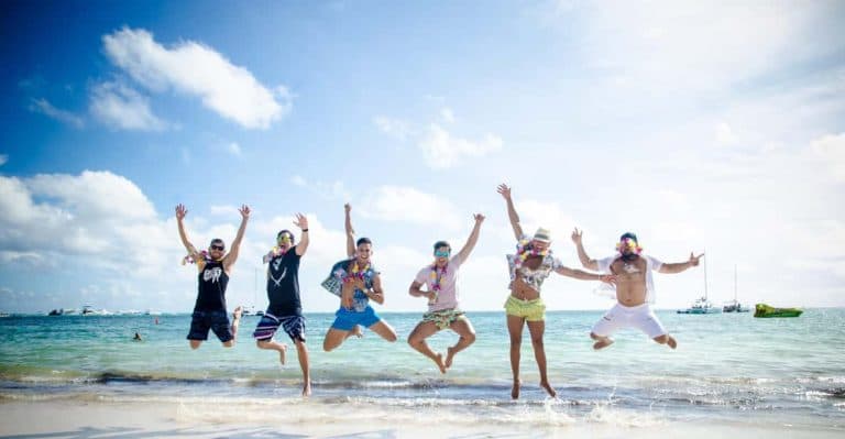 Party Boat Cruise with Snorkeling and Natural Pool - Photo 2 (Gallery view)