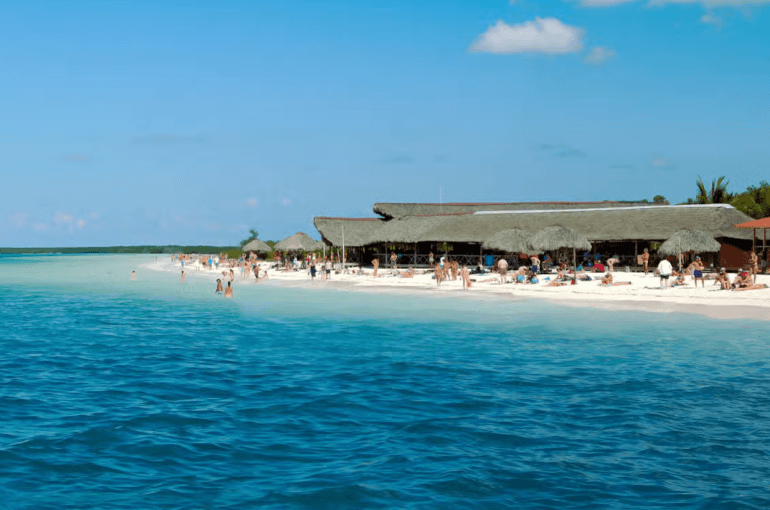 Cayo Blanco Catamaran Trip - Photo 5 (Gallery view)