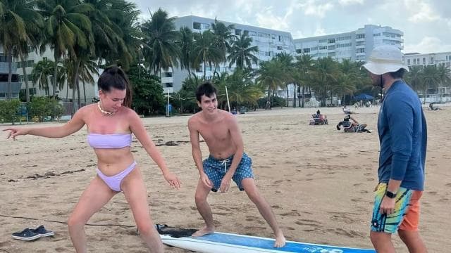 San Juan: lezione di surf con istruttori professionisti - Photo 2 (Gallery view)