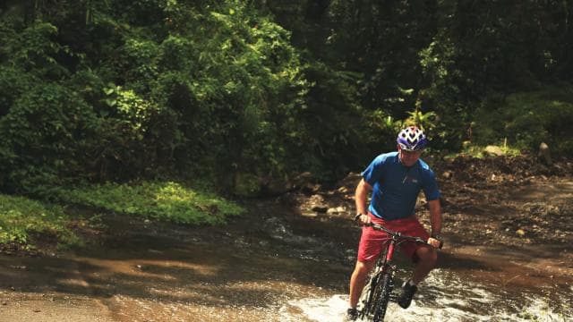Lake Arenal: Kayaking and Biking Combo Tour