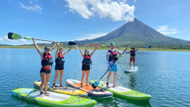 El Castillo: Lake Arenal Standup Paddleboard or Kayak Rental