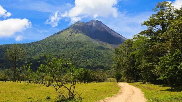 La Fortuna: Kayaking in Arenal Lake - Unique Volcano View