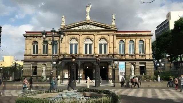San Jose : Must-See Sites Walking Tour With A Guide