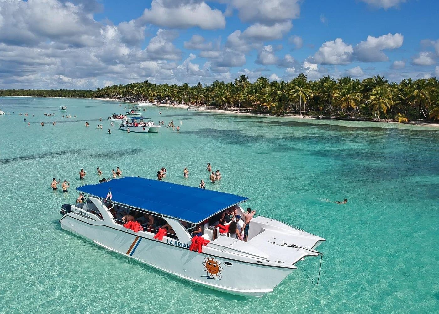 Full-Day Tour to Saona Island Sailing with Lunch and Beverages
