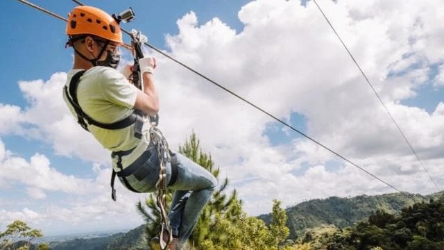 San Juan: Toro Verde Zipline Adventure with Transportation