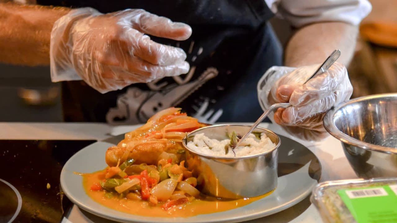 Punta Cana: 'Chillo al Coco' Cooking Lesson with Transfer