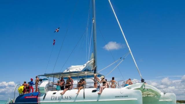 From Bayahíbe: Saona Island Catamaran Cruise with Buffet - Dominican Republic