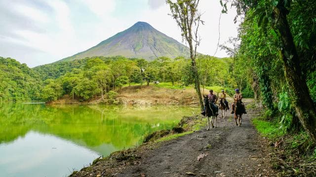 La Fortuna: Guided Horseback Riding Experience and Tour