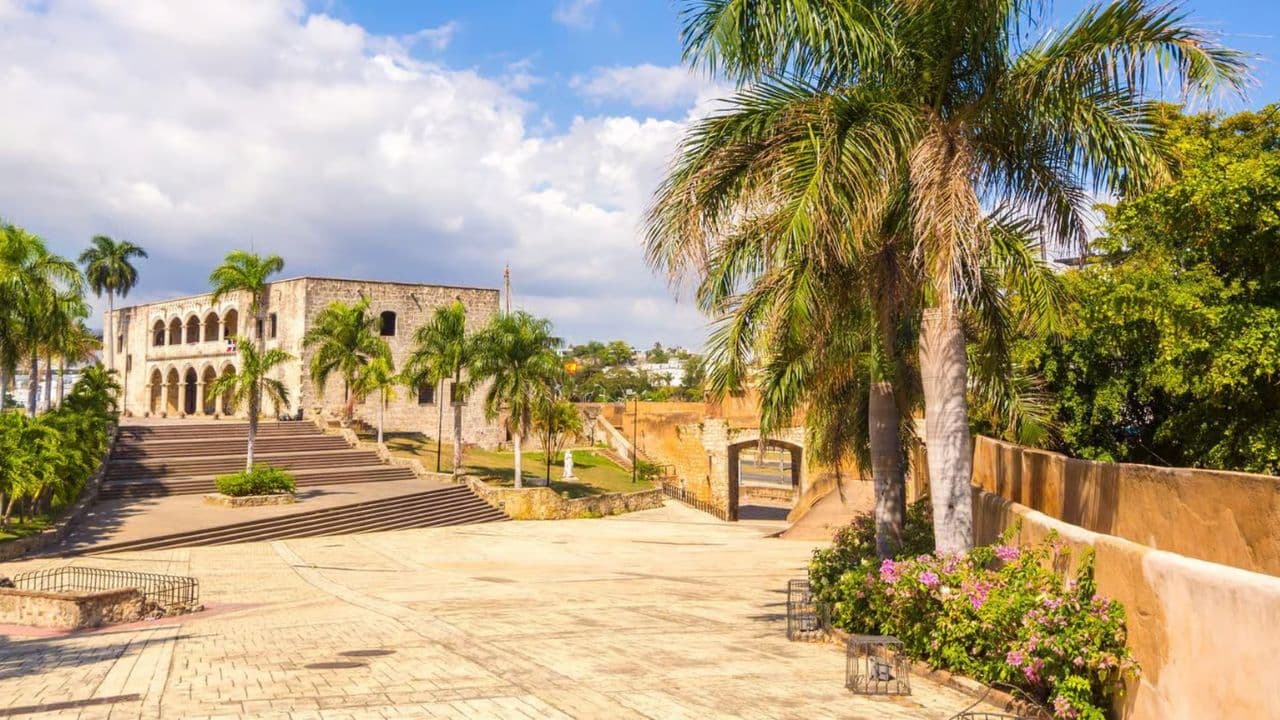 Punta Cana: Tour to Santo Domingo with lunch