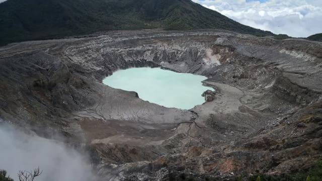 San José: Guided Volcano, Waterfall & Coffee Farm Day Trip