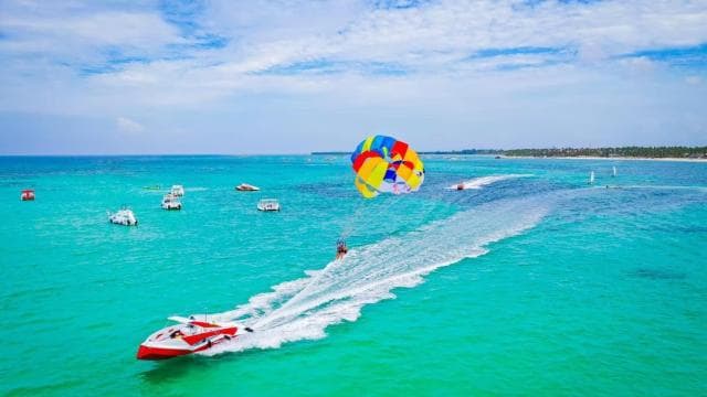 Punta Cana Parasailing: 15-Minute Adrenaline Adventure - Photo 3 (Gallery view)