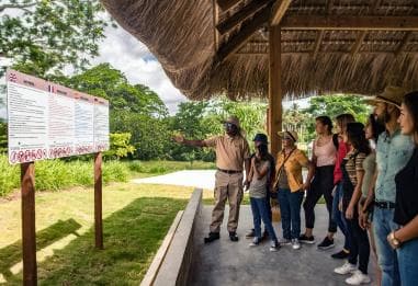 Punta Cana: Xploration Animal Park Bus Tour with Encounters
