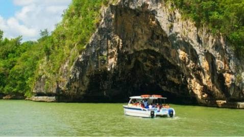 Los Haitises: Kayaking, Hiking, and Caving Tour with Lunch