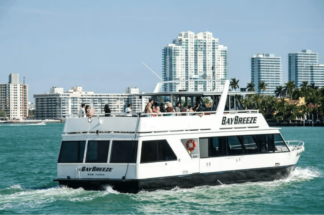 Miami: Biscayne Bay Millionaire's Homes Sightseeing Cruise - Dominican Republic