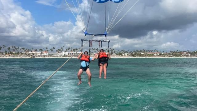 Punta Cana Parasailing: 15-Minute Adrenaline Adventure