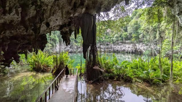 Santo Domingo: Los Tres Ojos, Boca Chica & More