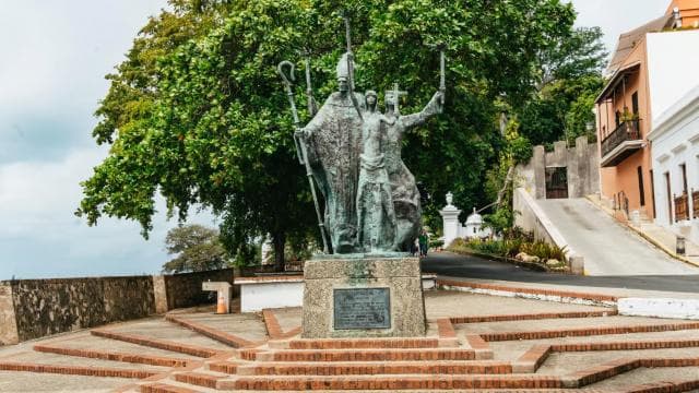 San Juan: Old Town Walking Tour and El Morro Fort Entry - Dominican Republic