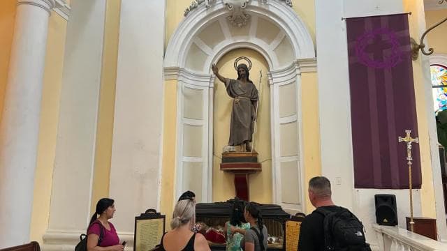 Old San Juan: Walking Tour with Shopping and Transportation