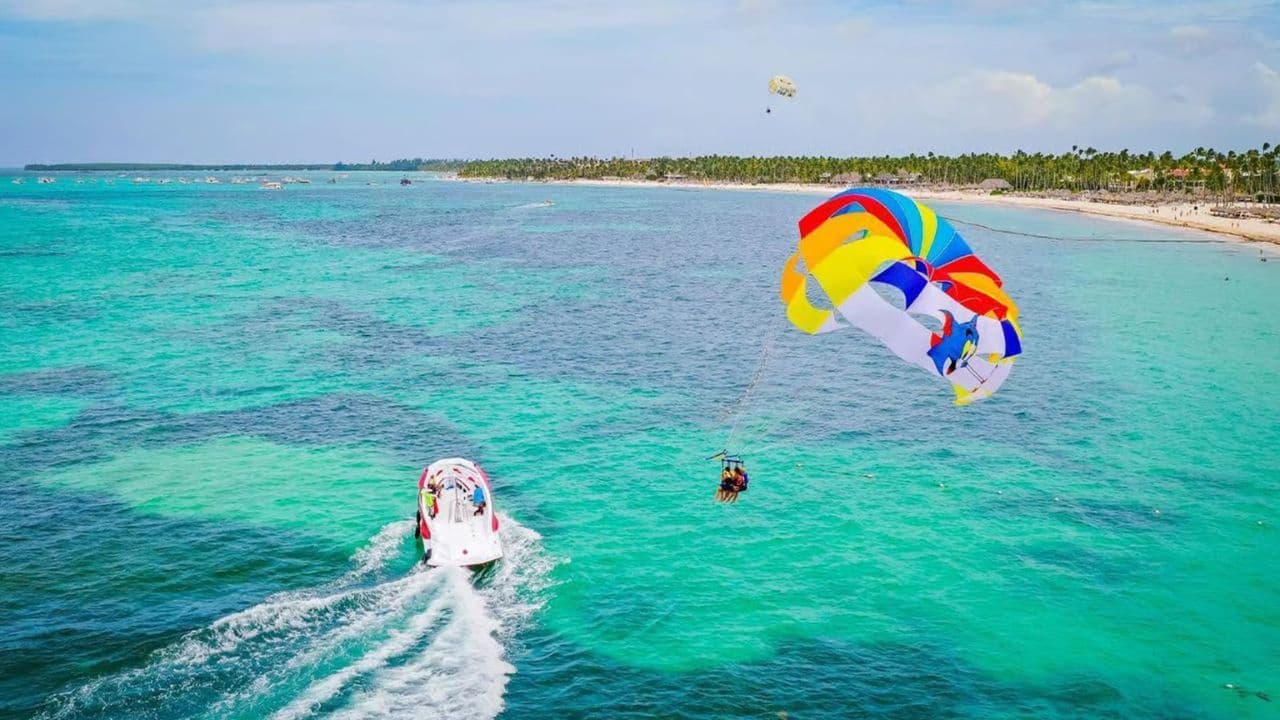 Punta Cana: Parasailing Adventure Adrenaline