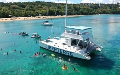 Private catamaran for groups with Lunch & Drinks
