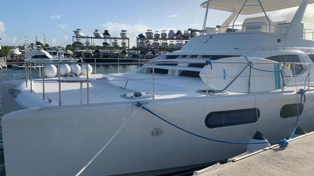 Fajardo: Private 47-F Catamaran Cruise with Drinks and Snack