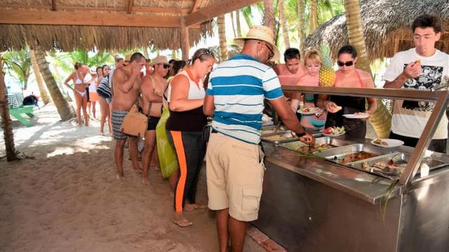 Boca Chica: Saona Island Full-Day Tour with Catamaran Ride