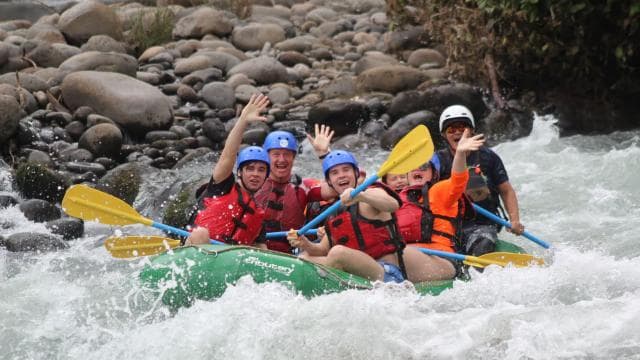 Fluss Sarapiquí: Wildwasser-Rafting-Abenteuer mit Snacks - Photo 2 (Gallery view)
