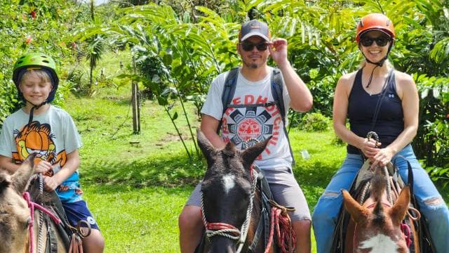CRParaiso: Horseback Riding Adventure