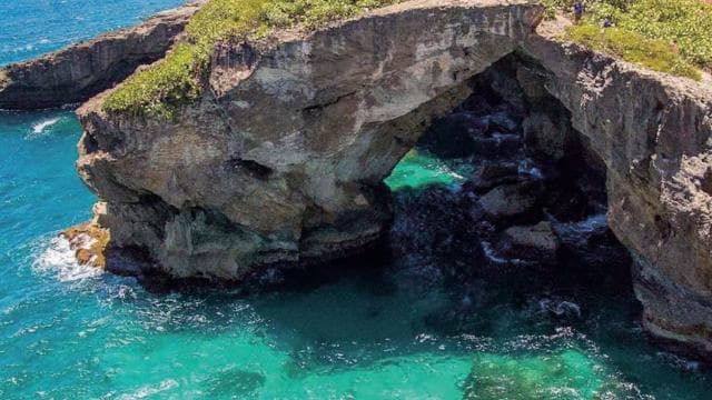 Puerto Rico: Cueva del Indio, Waterfalls, & Beach Tour