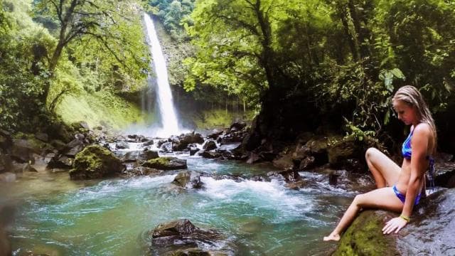 La Fortuna: Waterfall, Arenal Volcano and Hot Springs Tour