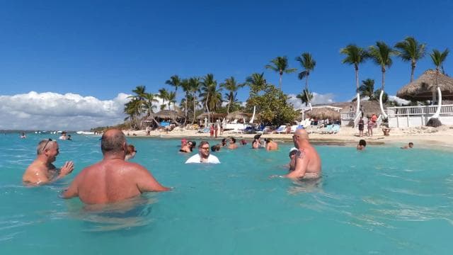 diving catalina island from punta cana