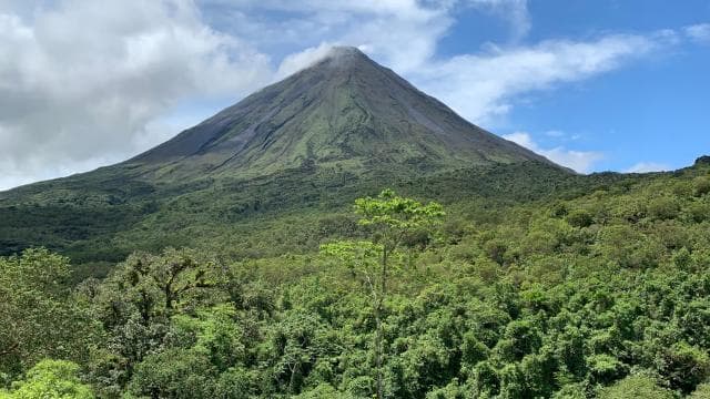 La Fortuna: Half-Day Arenal Volcano Hike