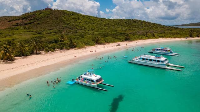 From Fajardo: Full-Day Culebra Islands Catamaran Tour
