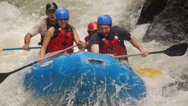 Costa Rica: White-Water Rafting Class III-IV Adventure