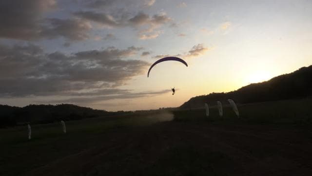 Jaco; Magischer Gleitschirmflug bei Sonnenuntergang – - Photo 3 (Gallery view)