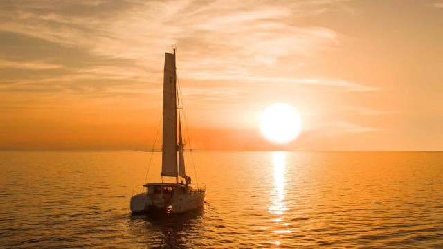 Fajardo: Afternoon Sailing Charter with Appetizers & Drinks