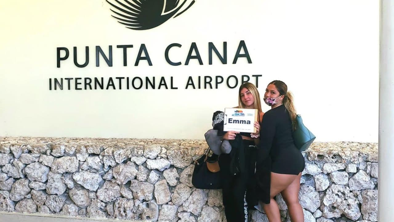 Punta Cana: Private Limousine Transfer to/from Airport (PUJ)