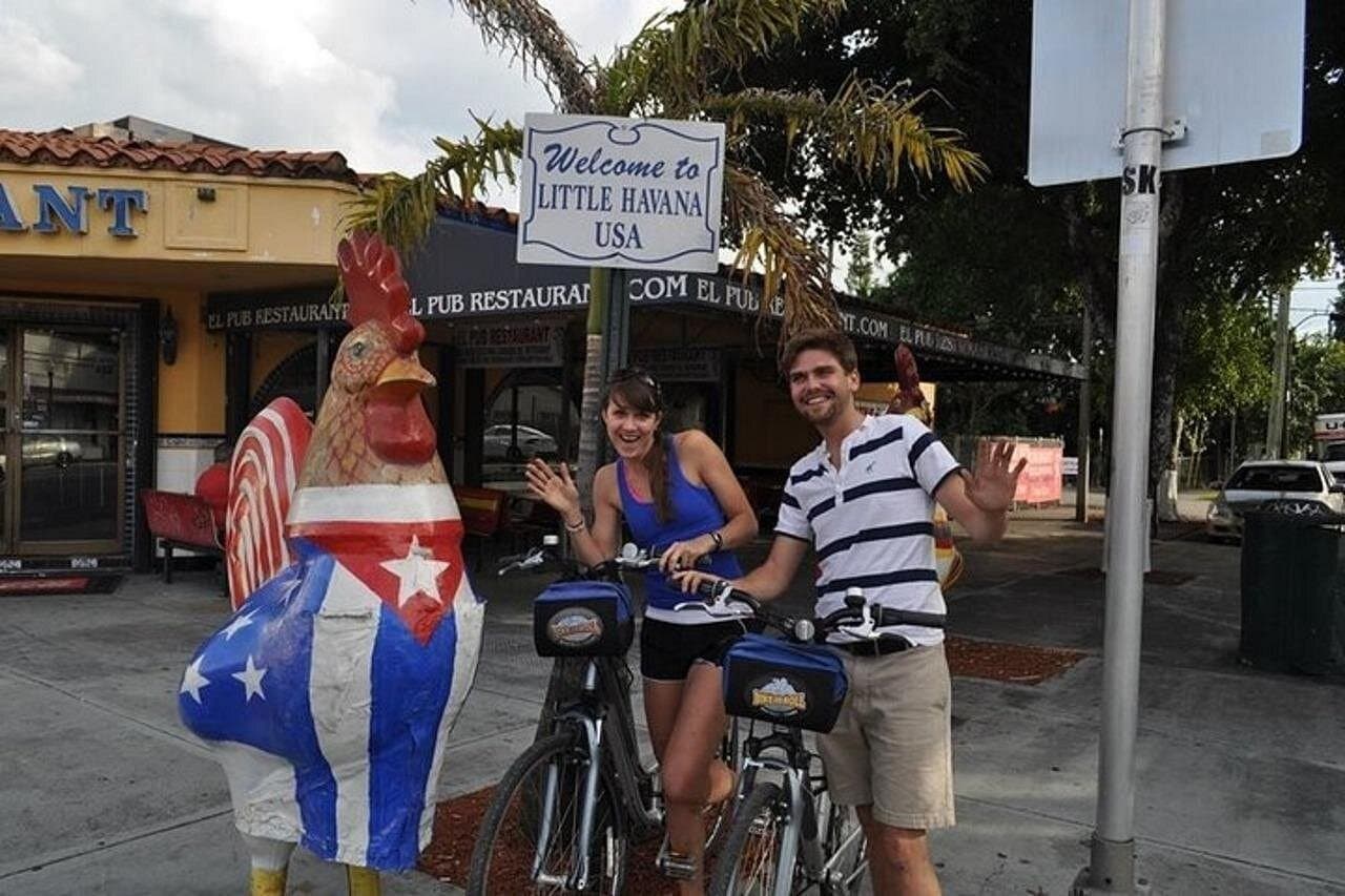 Miami : Little Havana Private Walking Tour with a Guide - Photo 2 (Gallery view)