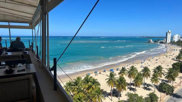 From San Juan: Pinones Bar Hopping Food Tour & Caguas River