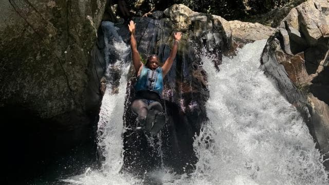 Exklusive El Yunque-Erlebnistour mit Wasserrutschen und Wasserfällen - Photo 3 (Gallery view)