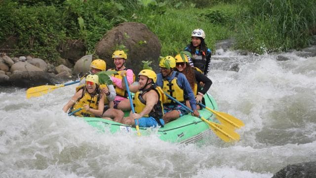 Rio Balsa: White Water Rafting Adventure